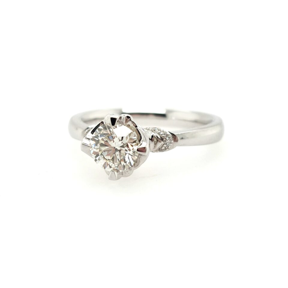 18K White Gold 0.911ct Diamond Ring