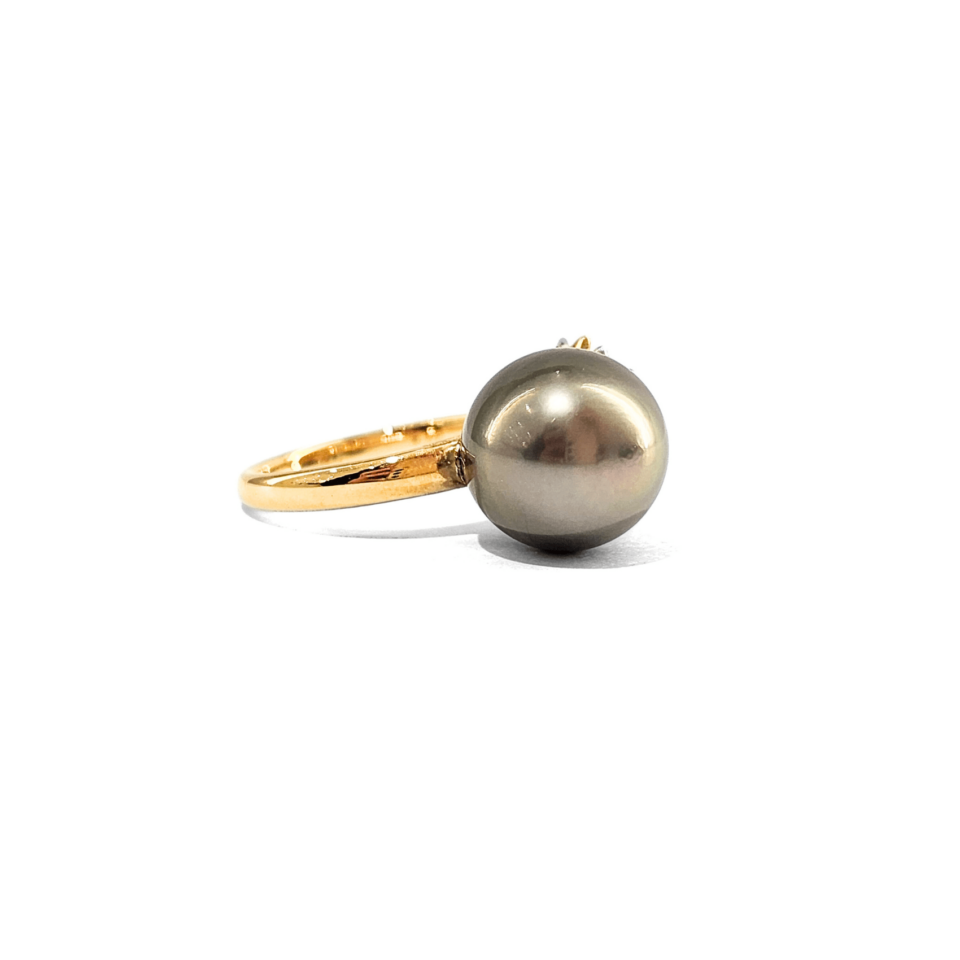 18K Gold Tahitian Black Pearl Ring
