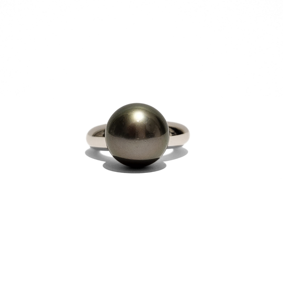 Autore 18K White Gold Tahitian Black Pearl Ring