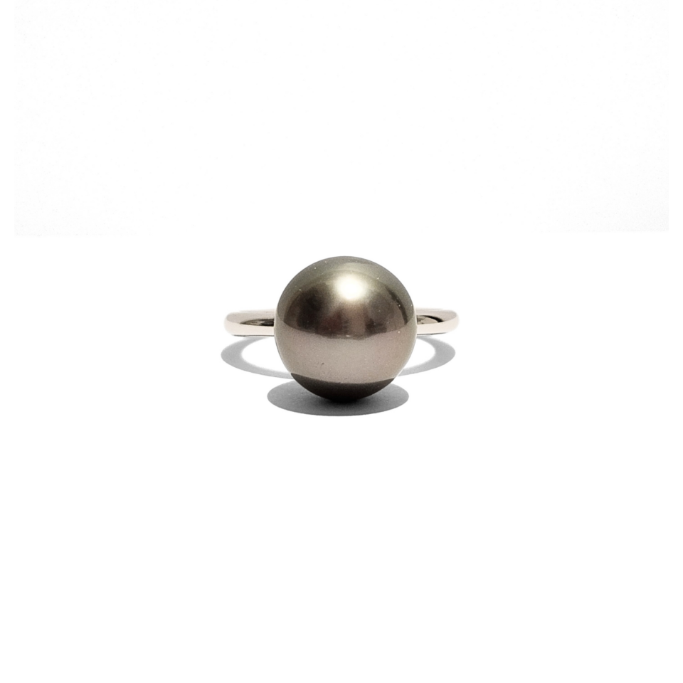 Autore 18K White Gold Tahitian Black Pearl Ring