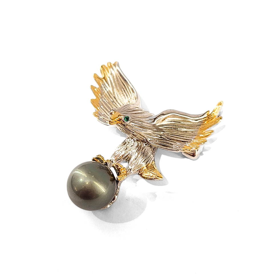 18K White Gold Black  Pearl Brooch