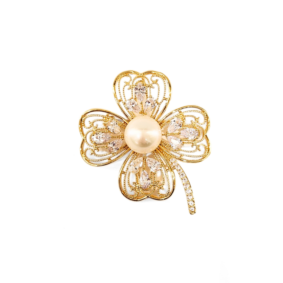 18K Gold Black Pearl Brooch